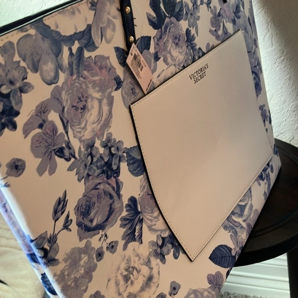 Victoria’s Secret: White with blue floral tote bag- summer/beach/vacation - Picture 6 of 16